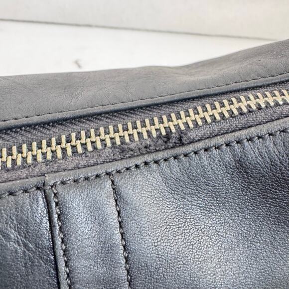 Coach Legacy Slim Duffle 9326 Black Leather Crossbody Shoulder Bag Vintage Y2K - Picture 10 of 16